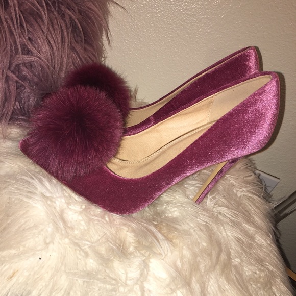 Velvet Pumps - Picture 2 of 6
